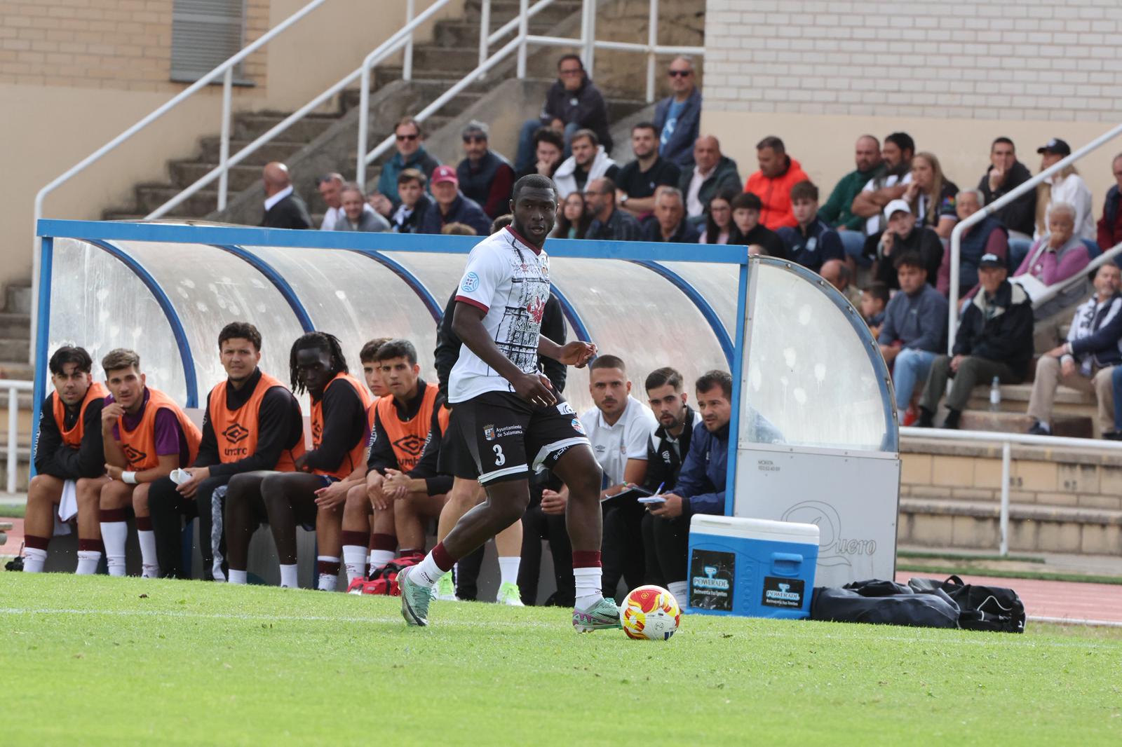 El Salamanca CF UDS vence al Ourense con un gol en el descuento