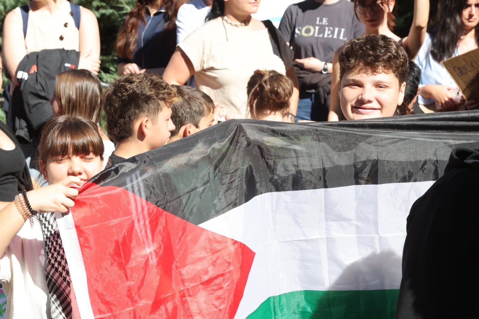 La manifestación de estudiantes en Salamanca a favor de Palestina, en imágenes