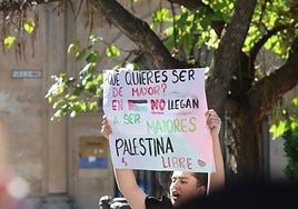 La manifestación de estudiantes en Salamanca a favor de Palestina, en imágenes