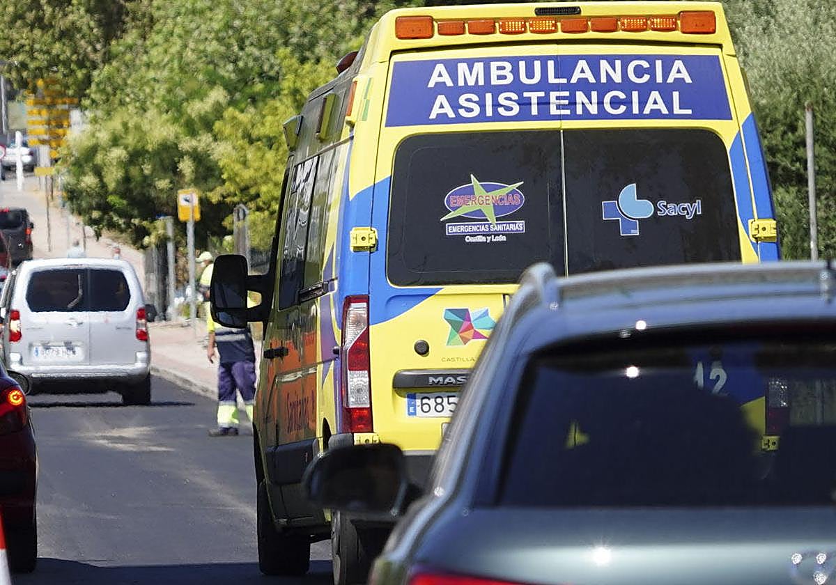 Una ambulancia, en una imagen de archivo en Salamanca.
