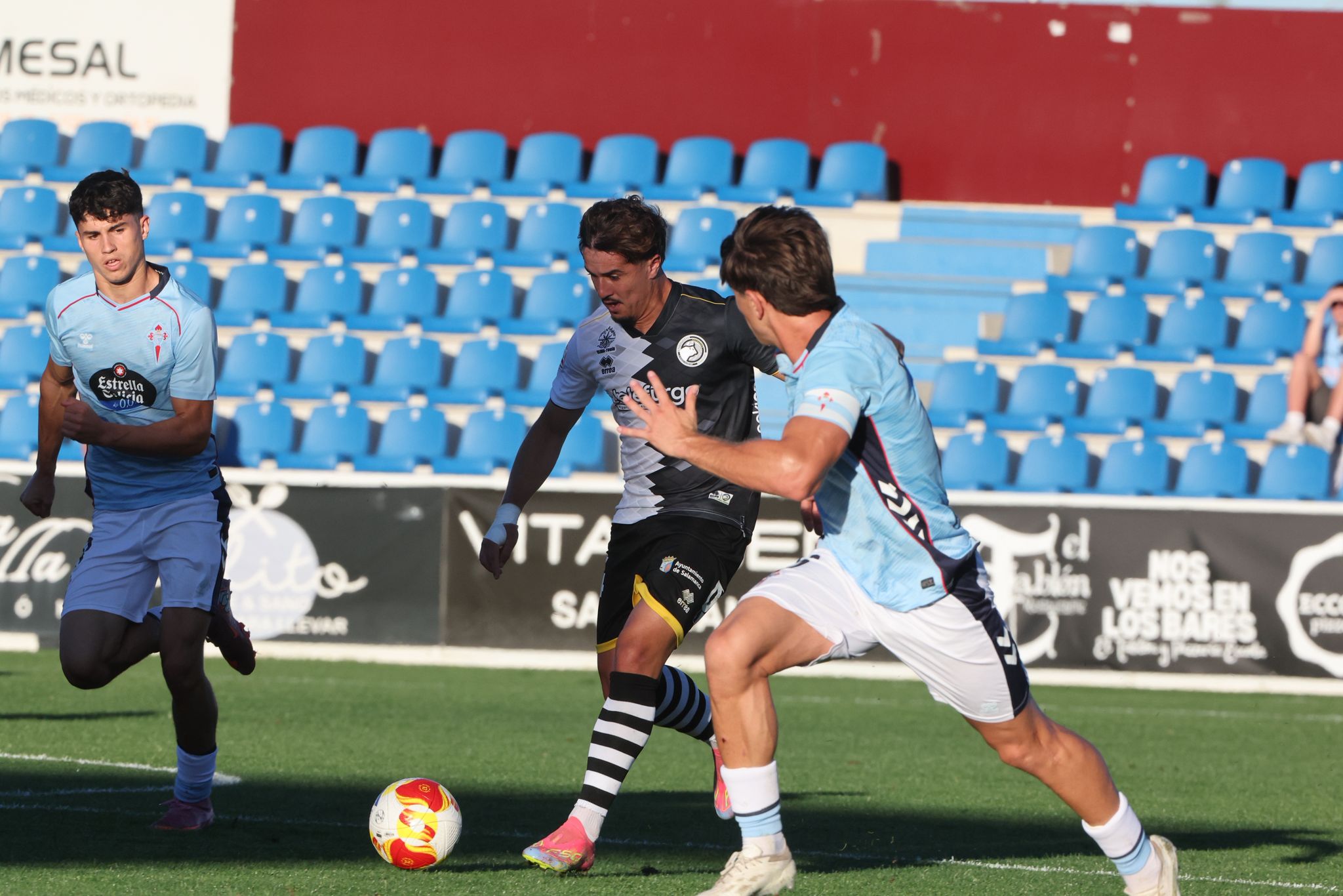 El partido entre Unionistas de Salamanca y Celta B, en imágenes