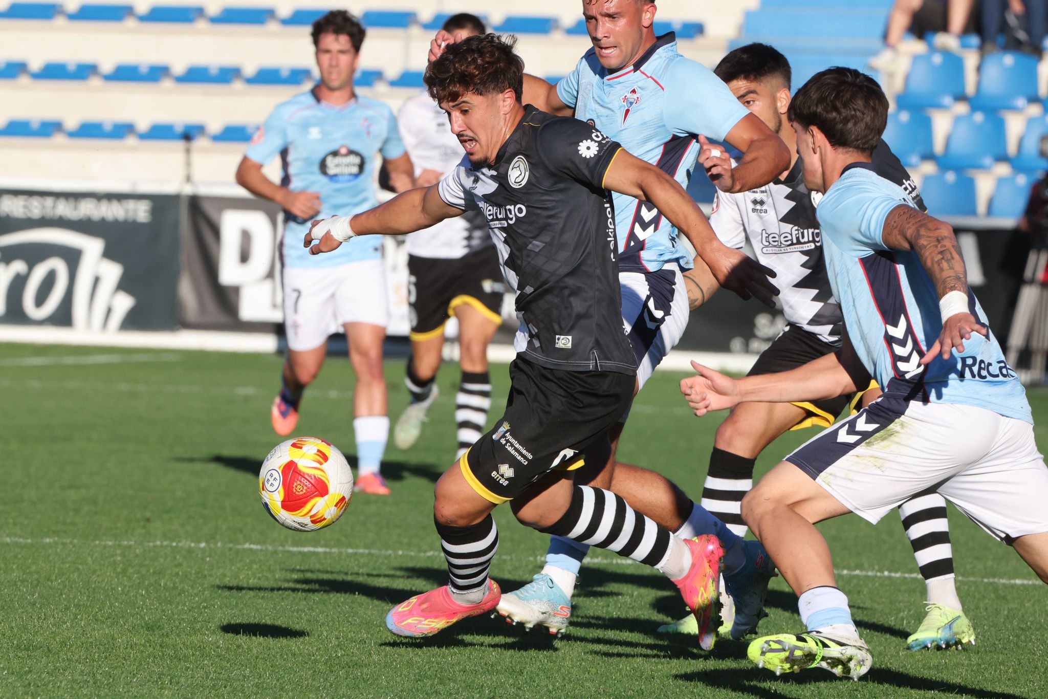 El partido entre Unionistas de Salamanca y Celta B, en imágenes