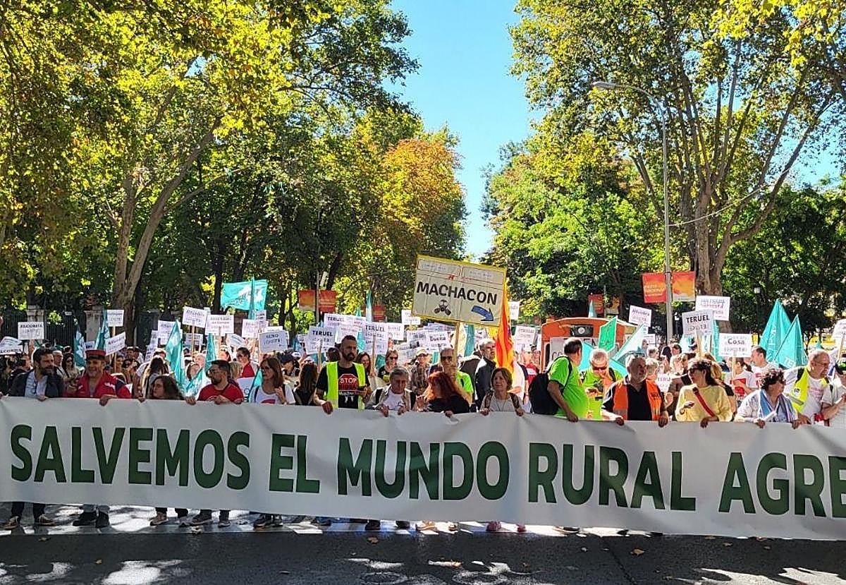 Comienzo de la manifestación 'Salvemos el mundo rural agradedido'.
