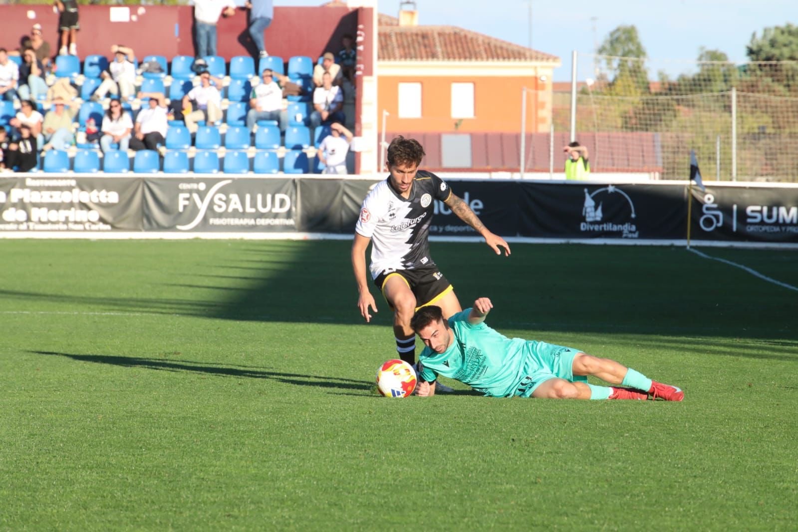 El partido entre Unionistas CF y la AD Mérida, en imágenes