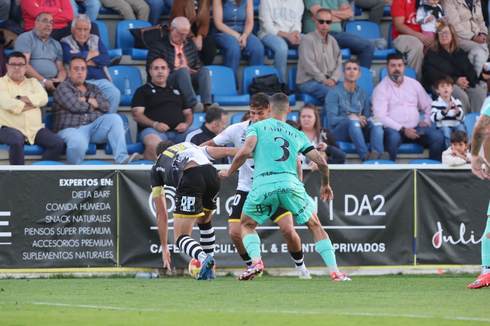 El partido entre Unionistas CF y la AD Mérida, en imágenes