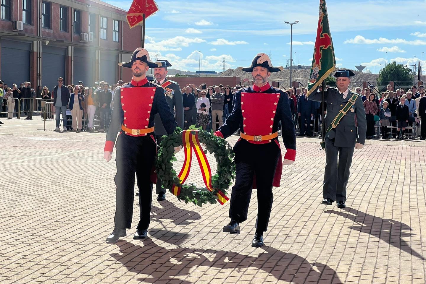 Salamanca y la provincia se vuelcan con la Guardia Civil en el Día del Pilar