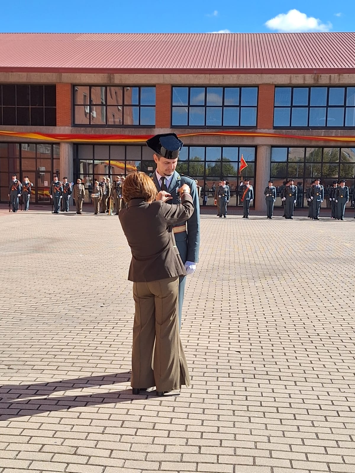 Salamanca y la provincia se vuelcan con la Guardia Civil en el Día del Pilar