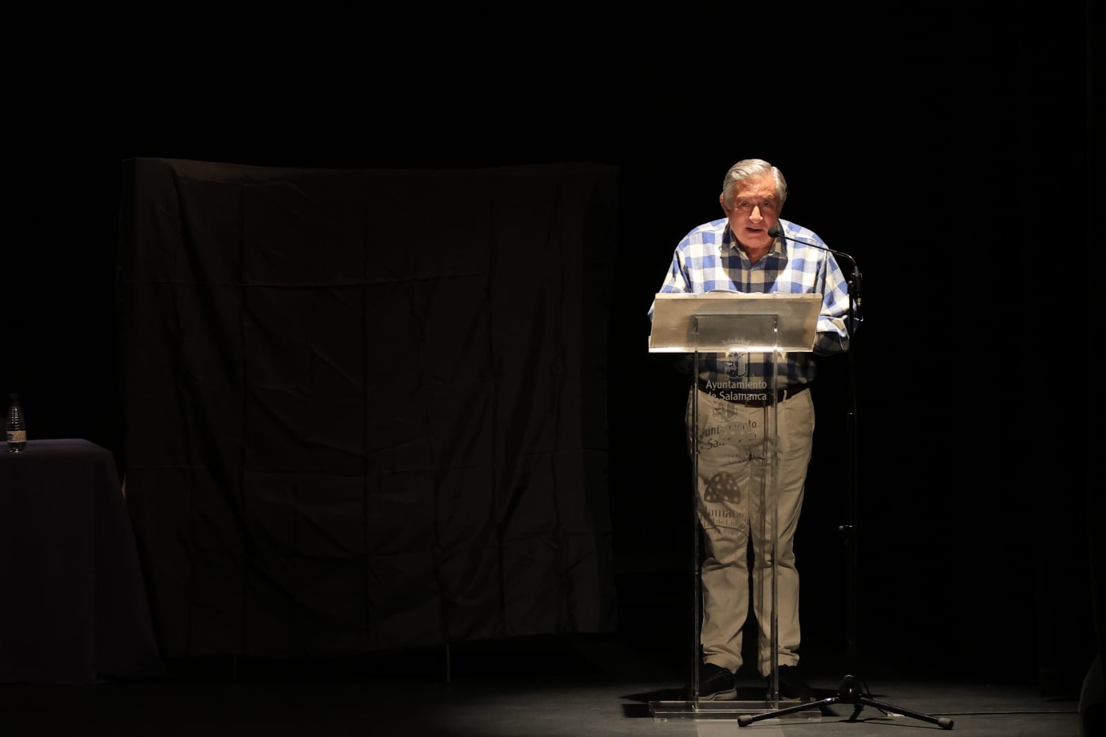 Homenaje a la poesía de Carlos Aganzo y Gabriel Chávez Casazola en Salamanca