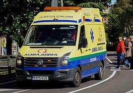 Una ambulancia en Salamanca en una imagen de archivo.