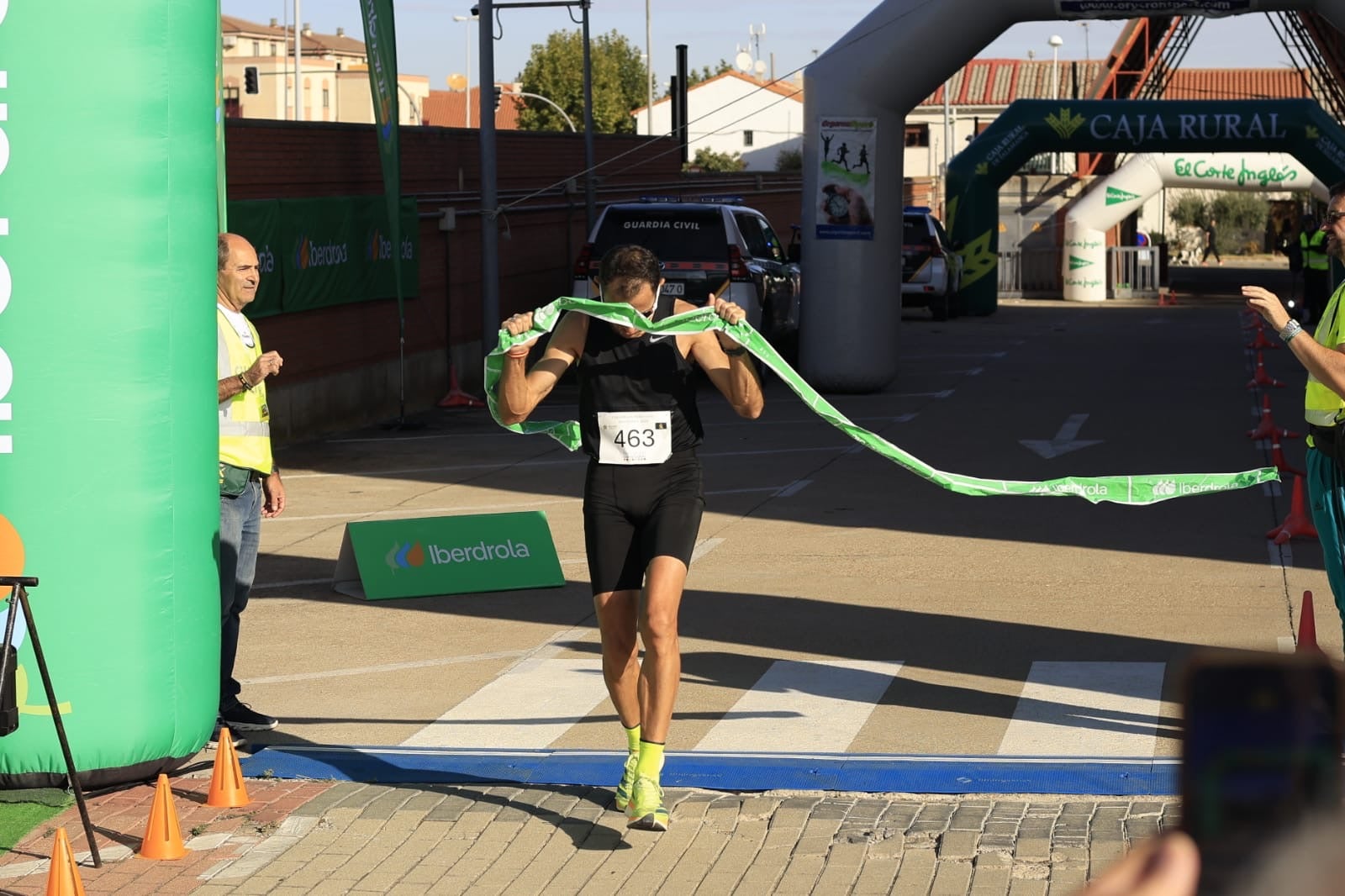 La III Carrera Solidaria de la Guardia Civil en Salamanca, en imágenes