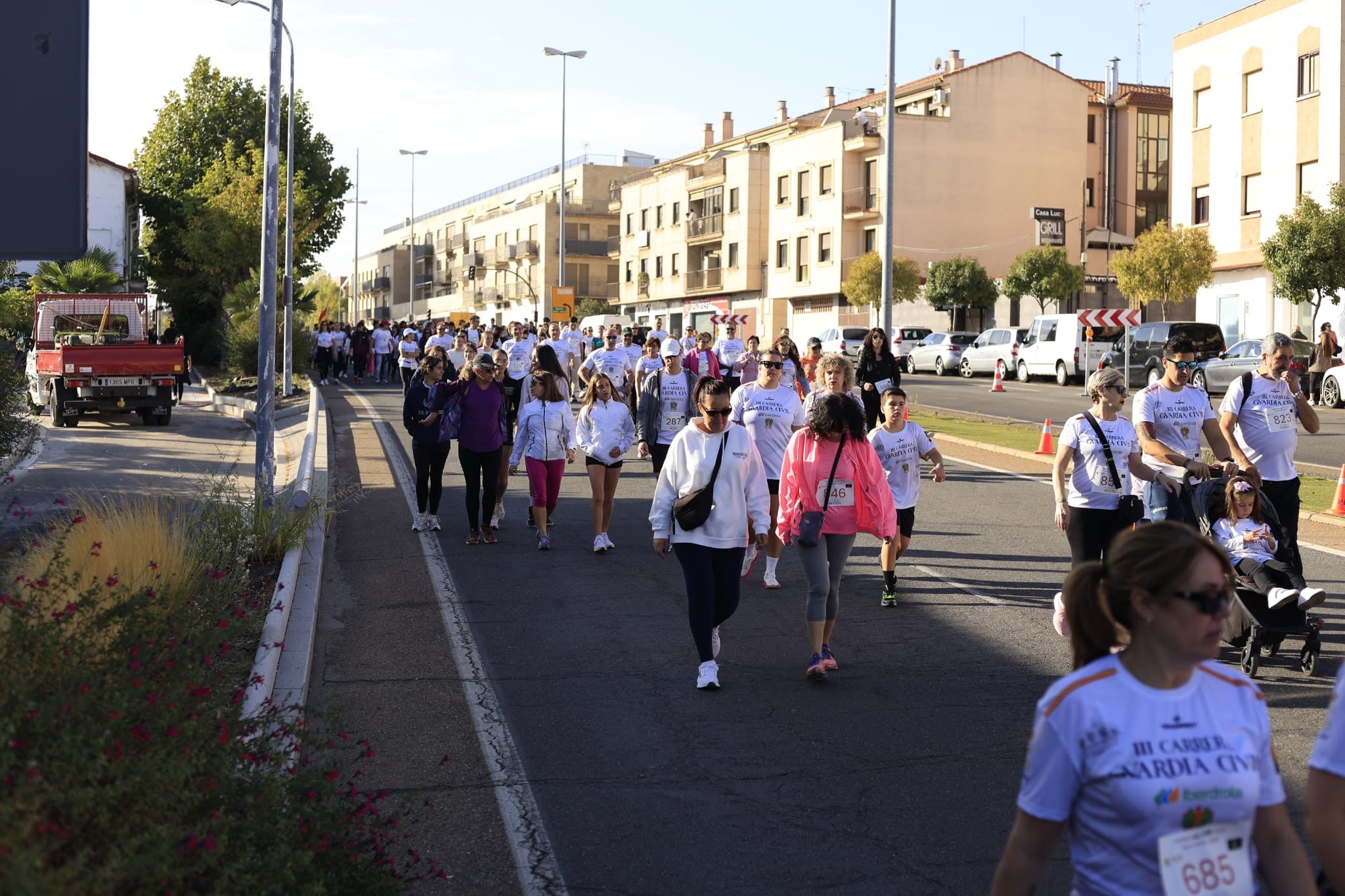 La III Carrera Solidaria de la Guardia Civil en Salamanca, en imágenes