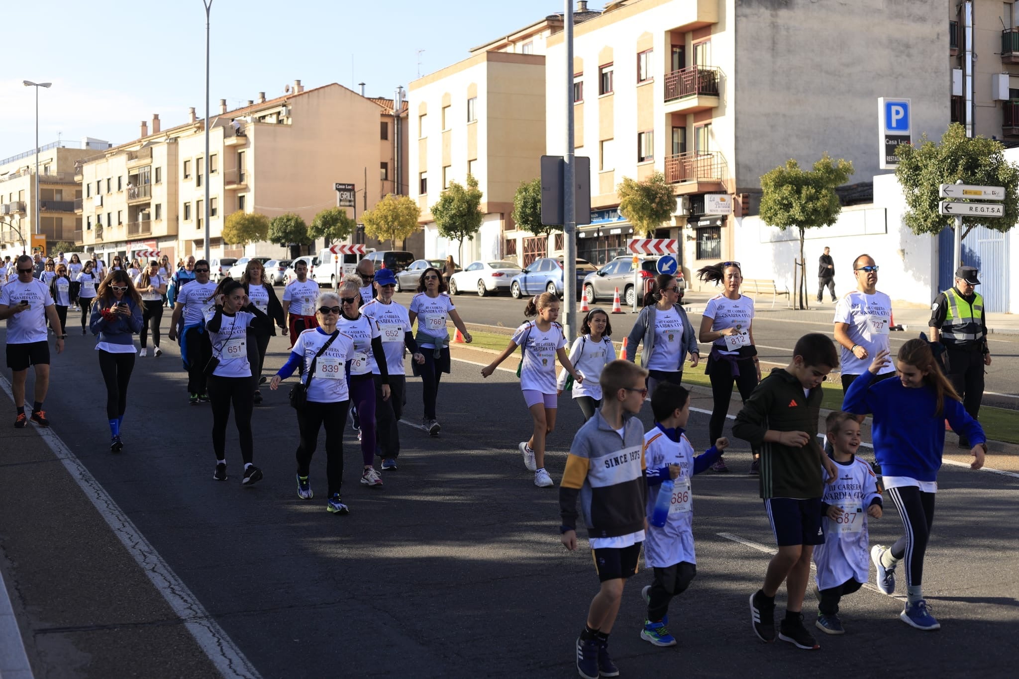 La III Carrera Solidaria de la Guardia Civil en Salamanca, en imágenes