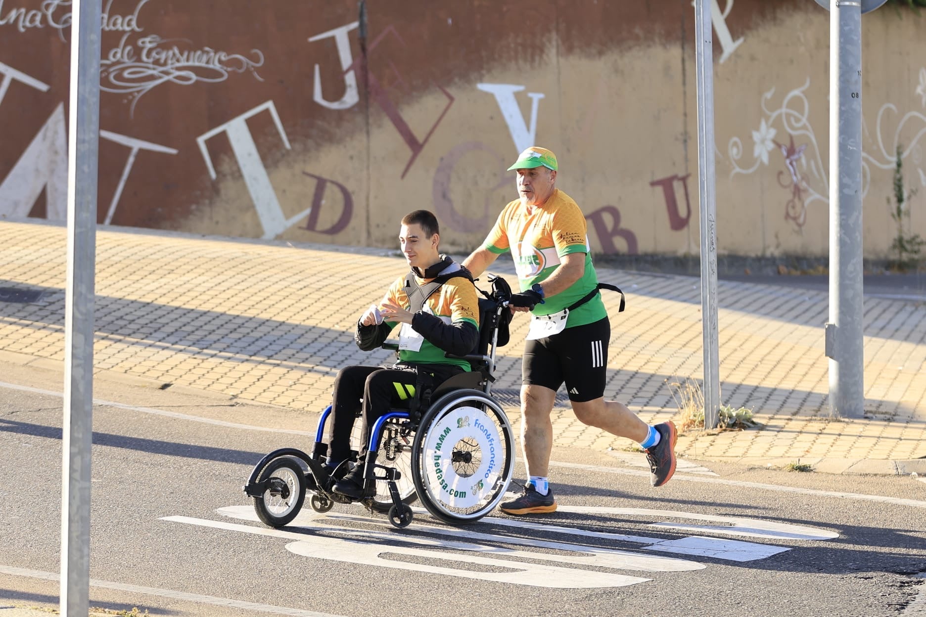 La III Carrera Solidaria de la Guardia Civil en Salamanca, en imágenes
