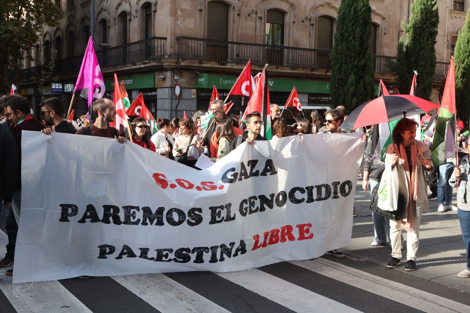 La Huelga General en apoyo a Palestina se hace escuchar en Salamanca y corta la Gran Vía