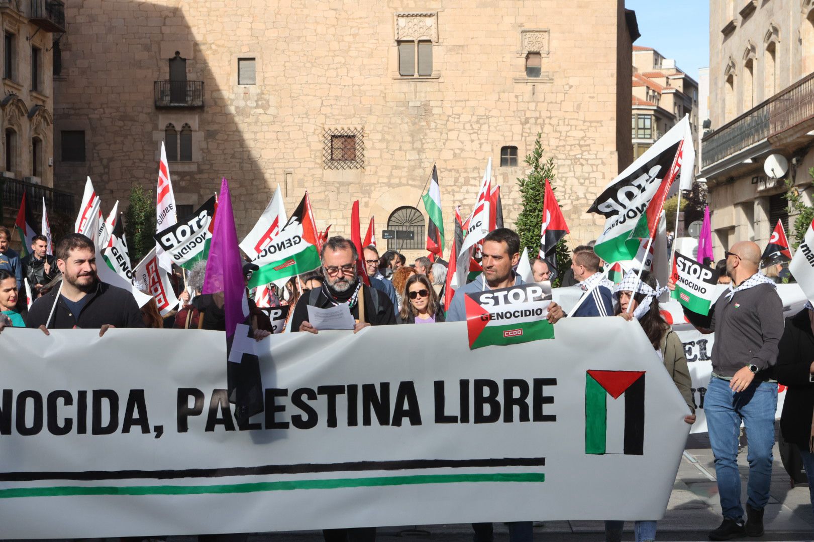 La Huelga General en apoyo a Palestina se hace escuchar en Salamanca y corta la Gran Vía