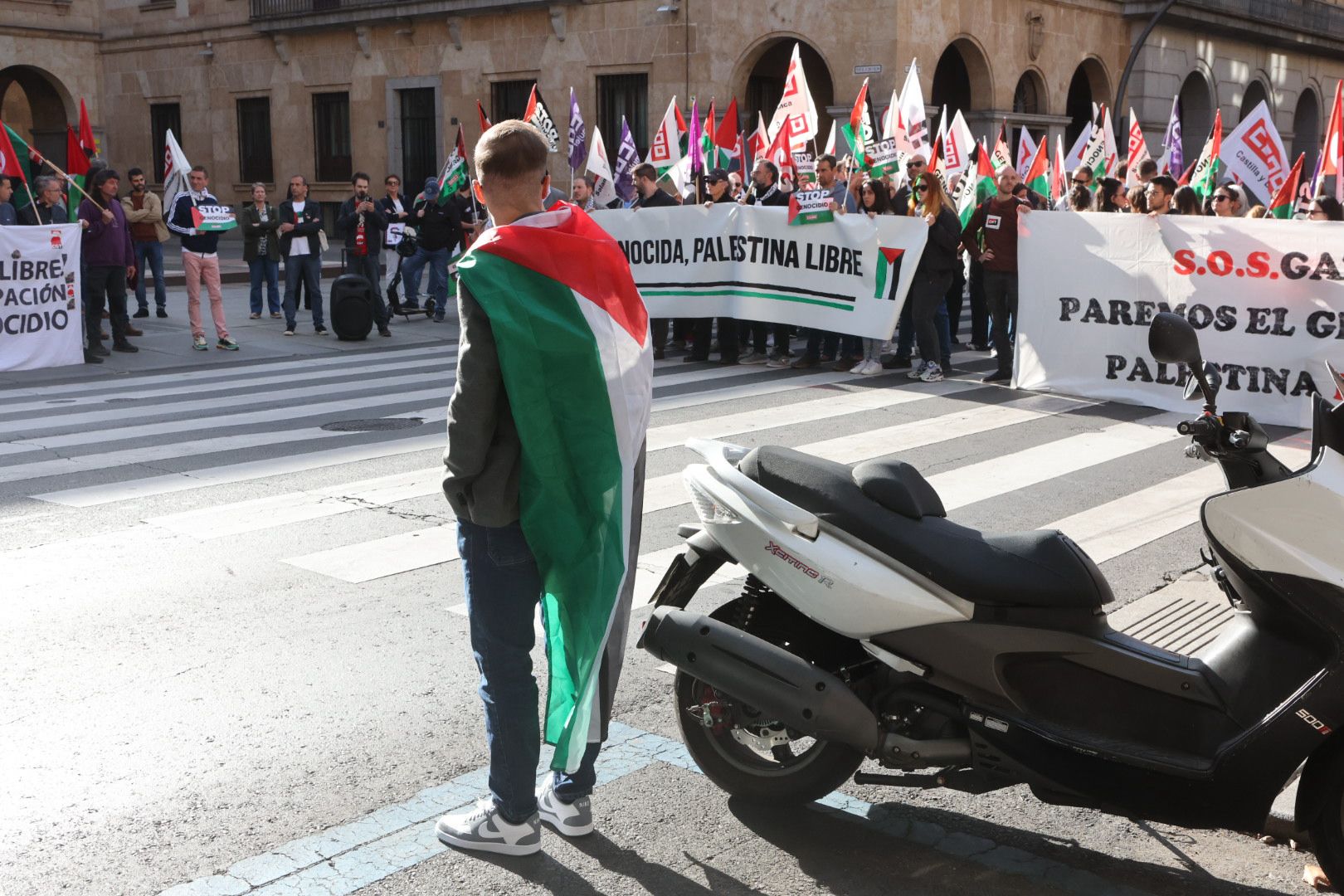La Huelga General en apoyo a Palestina se hace escuchar en Salamanca y corta la Gran Vía