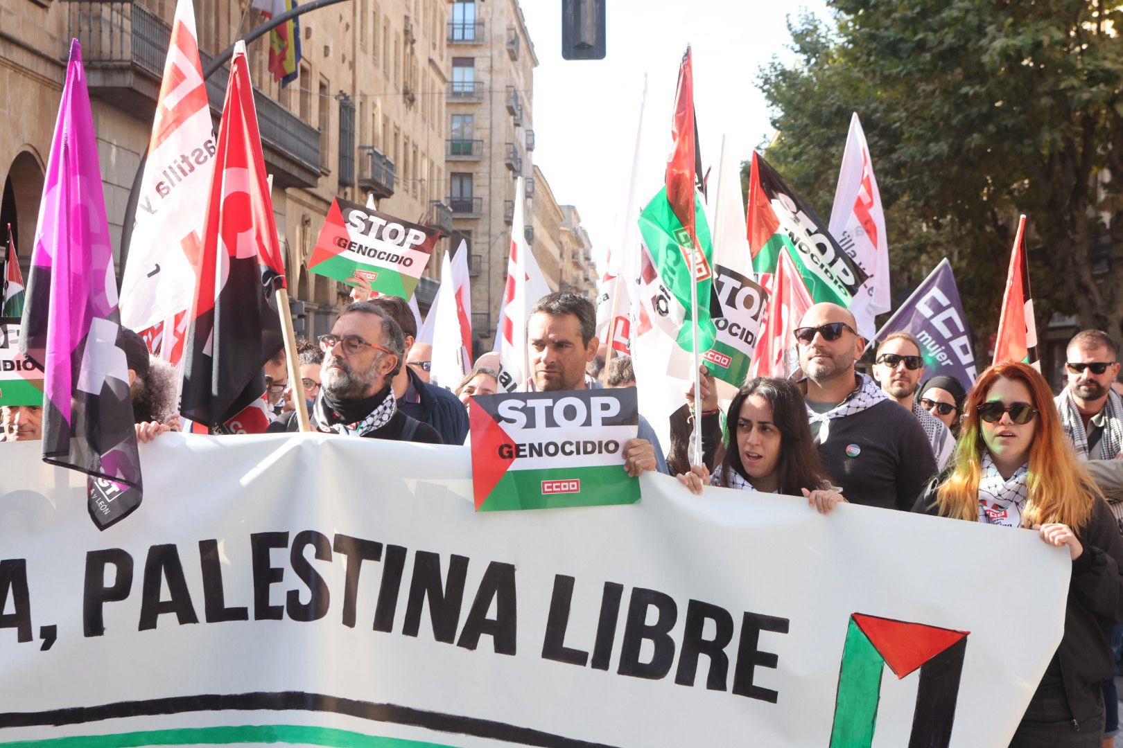 La Huelga General en apoyo a Palestina se hace escuchar en Salamanca y corta la Gran Vía