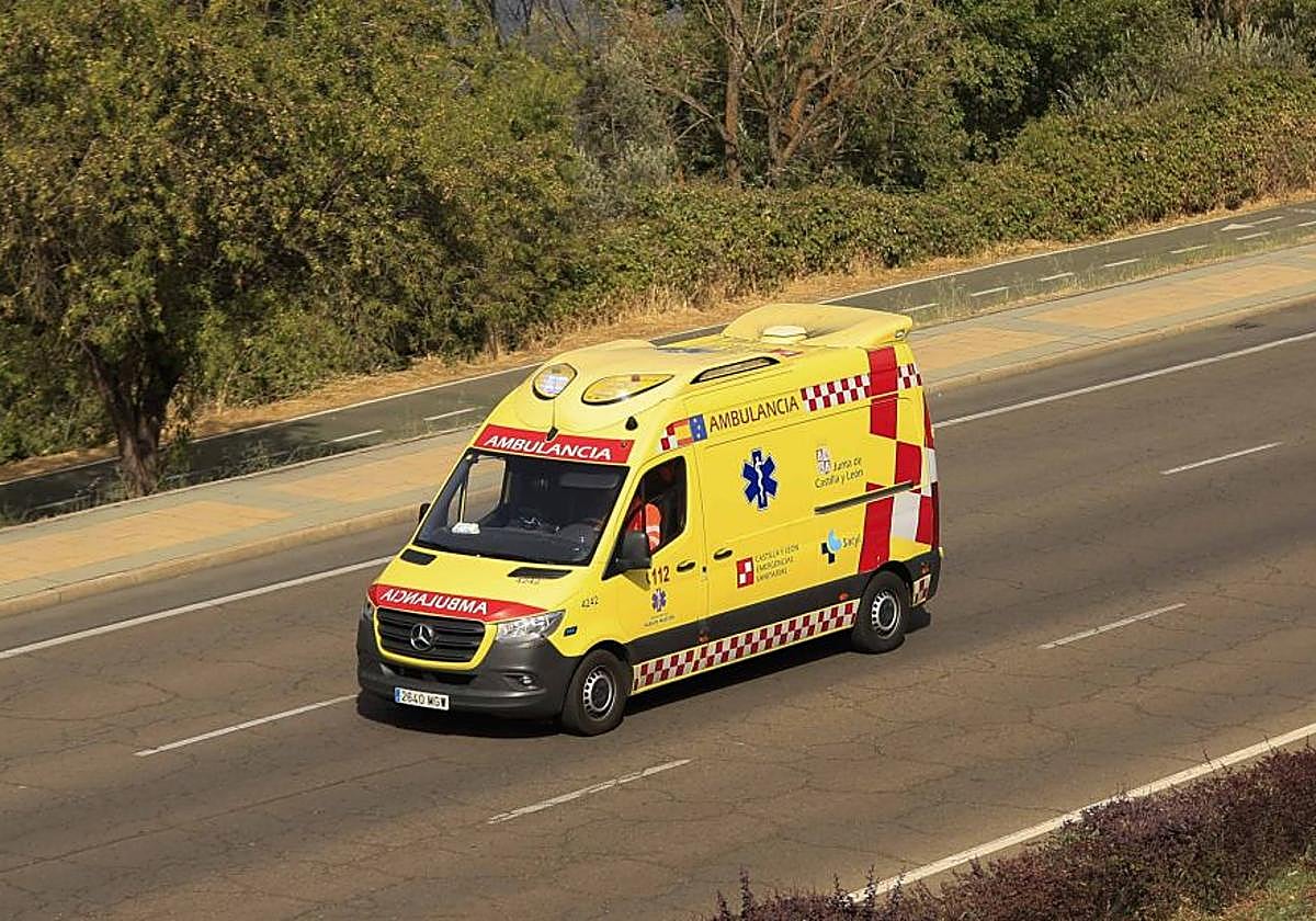 Ambulancia de soporte vital básico en una imagen de archivo.