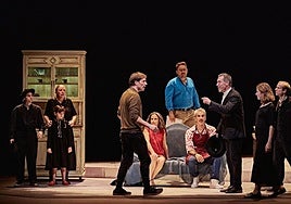 Representación de la obra 'Seis personajes en busca de autor'.