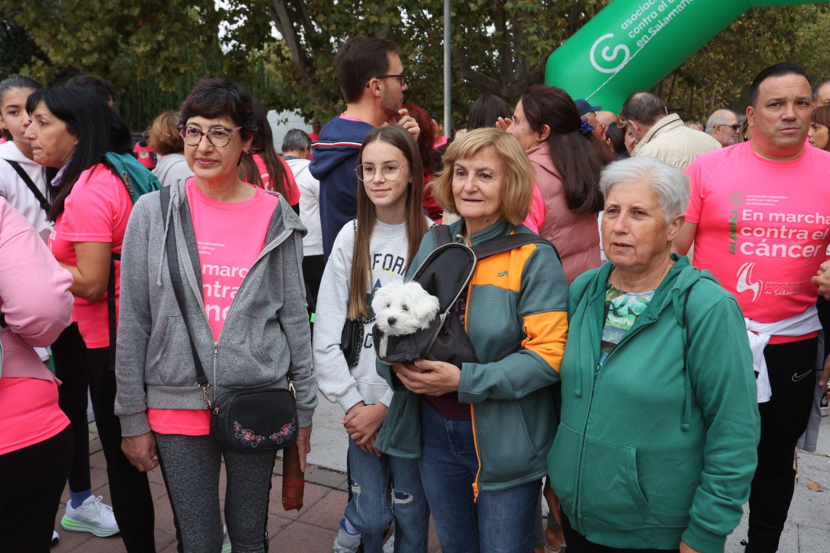 Salamanca ve la vida de color de rosa en la XI Marcha Contra el Cáncer