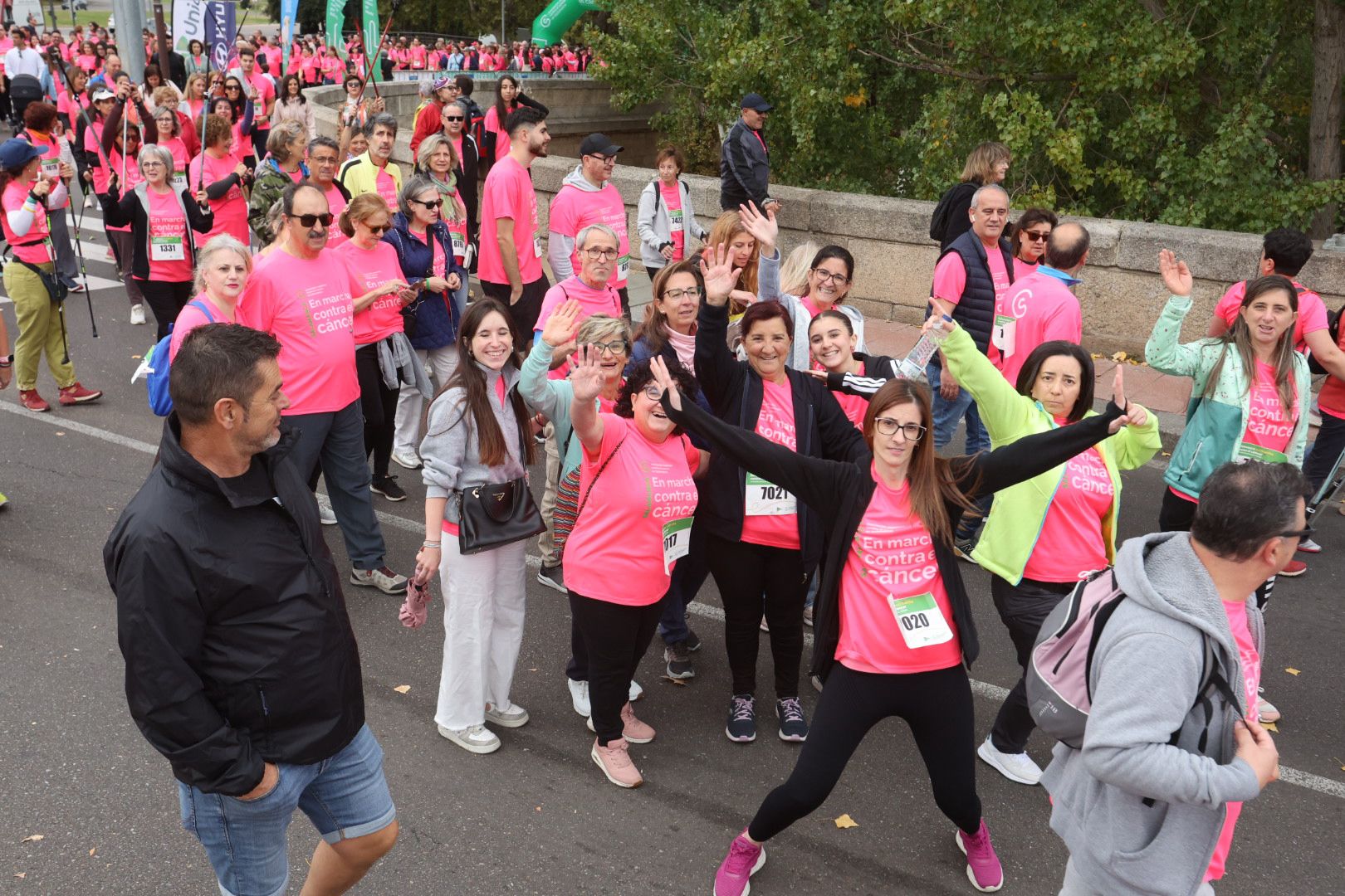 Salamanca ve la vida de color de rosa en la XI Marcha Contra el Cáncer
