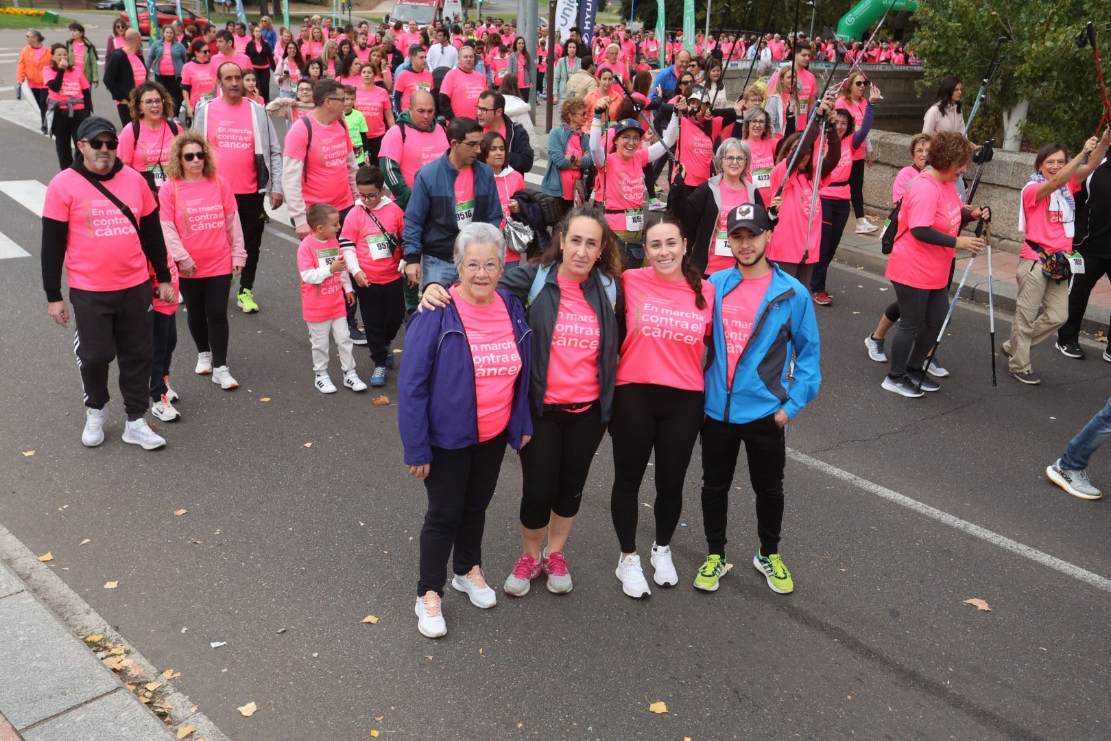 Salamanca ve la vida de color de rosa en la XI Marcha Contra el Cáncer