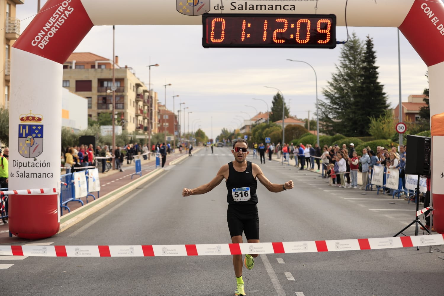 Jesús Prieto y Sandra Santamaría vencen en la Media Maratón Diputación de Salamanca