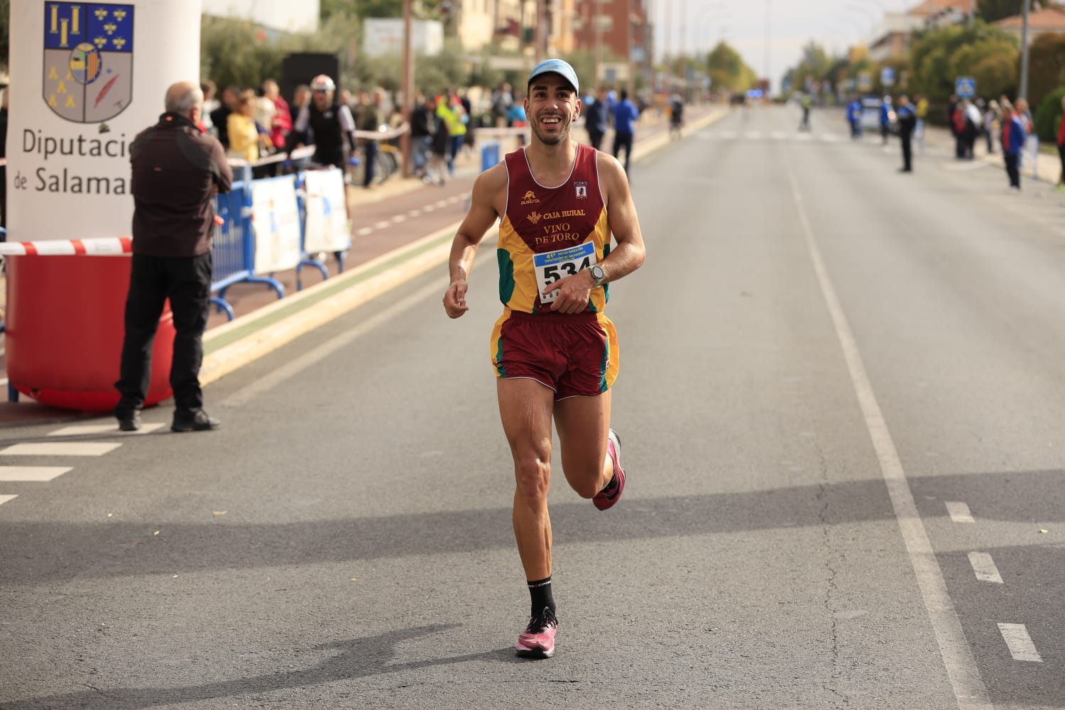 Jesús Prieto y Sandra Santamaría vencen en la Media Maratón Diputación de Salamanca