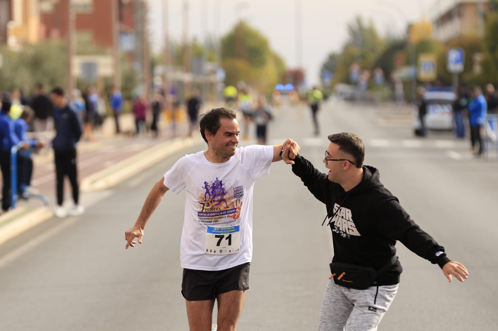 Jesús Prieto y Sandra Santamaría vencen en la Media Maratón Diputación de Salamanca