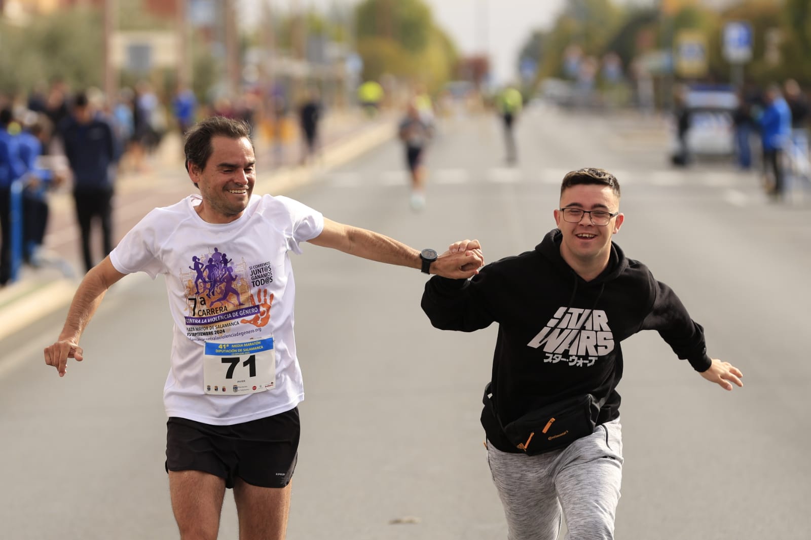 Jesús Prieto y Sandra Santamaría vencen en la Media Maratón Diputación de Salamanca