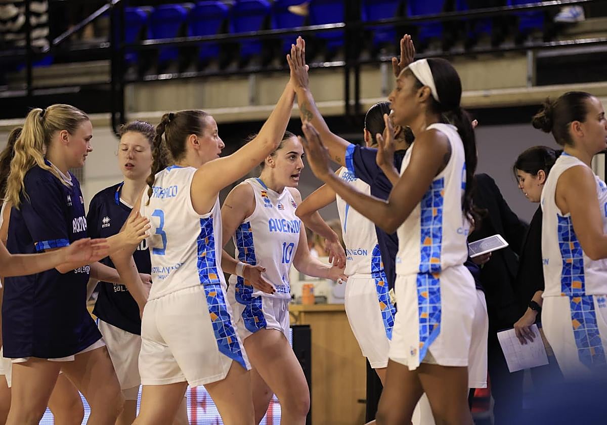 Perfumerías Avenida vs Nyon en el pabellón de Würzburg Silvia Domínguez