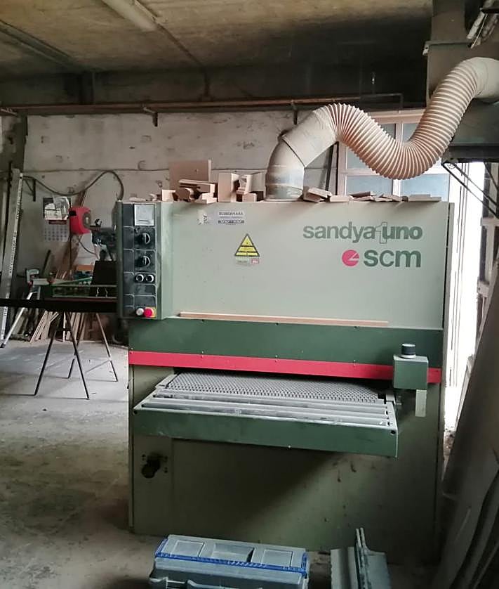 Imagen secundaria 2 - Interior de la carpintería, totalmente equipada, en La Alberca.