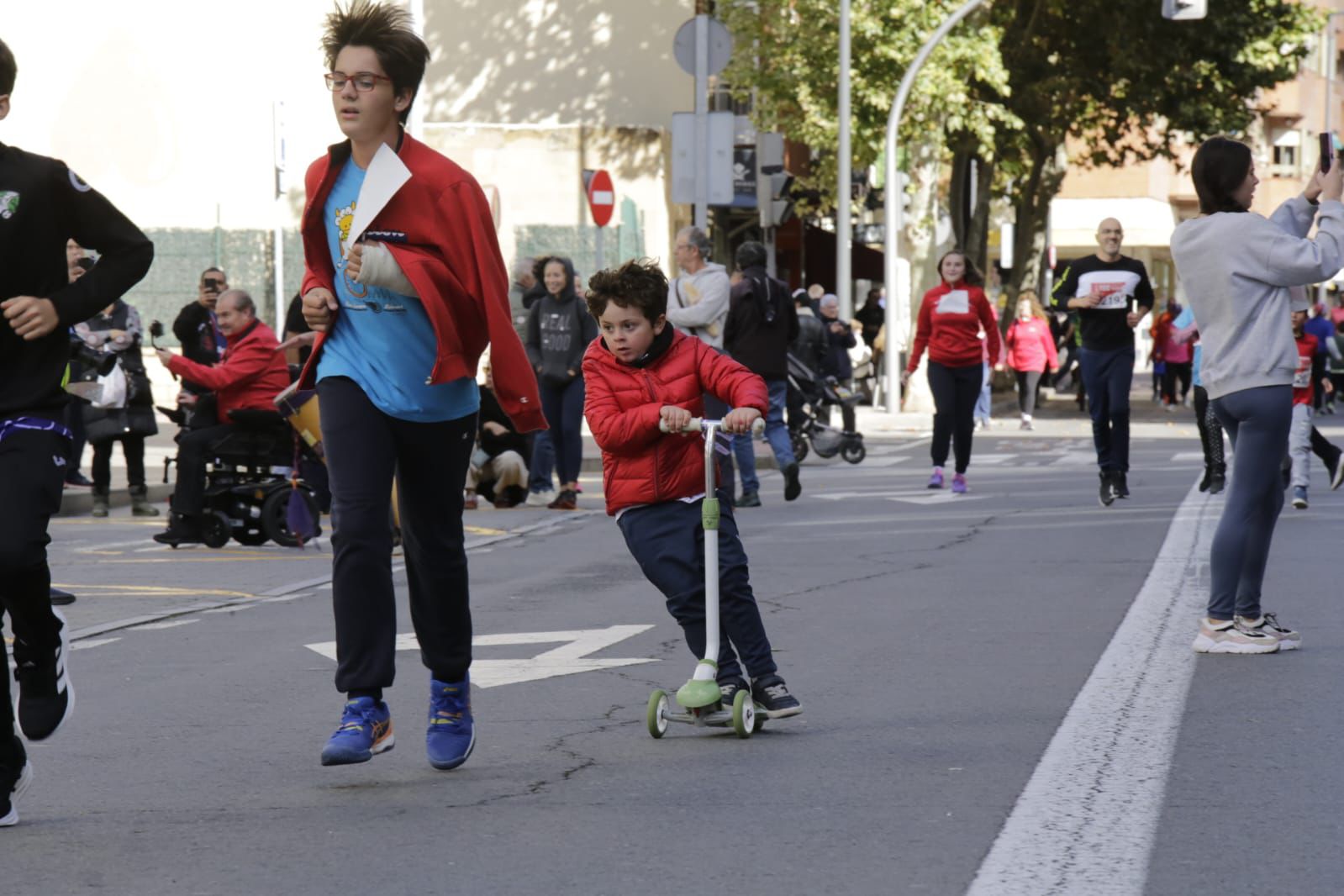 La inclusión inunda las calles de Salamanca con la carrera de los Mil Pasos