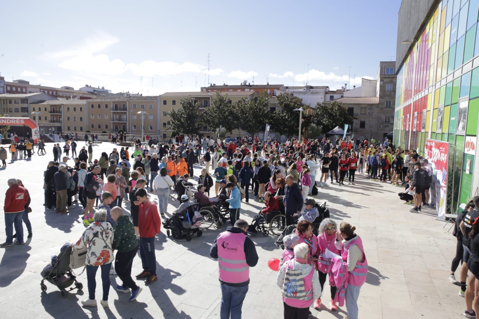 La inclusión inunda las calles de Salamanca con la carrera de los Mil Pasos