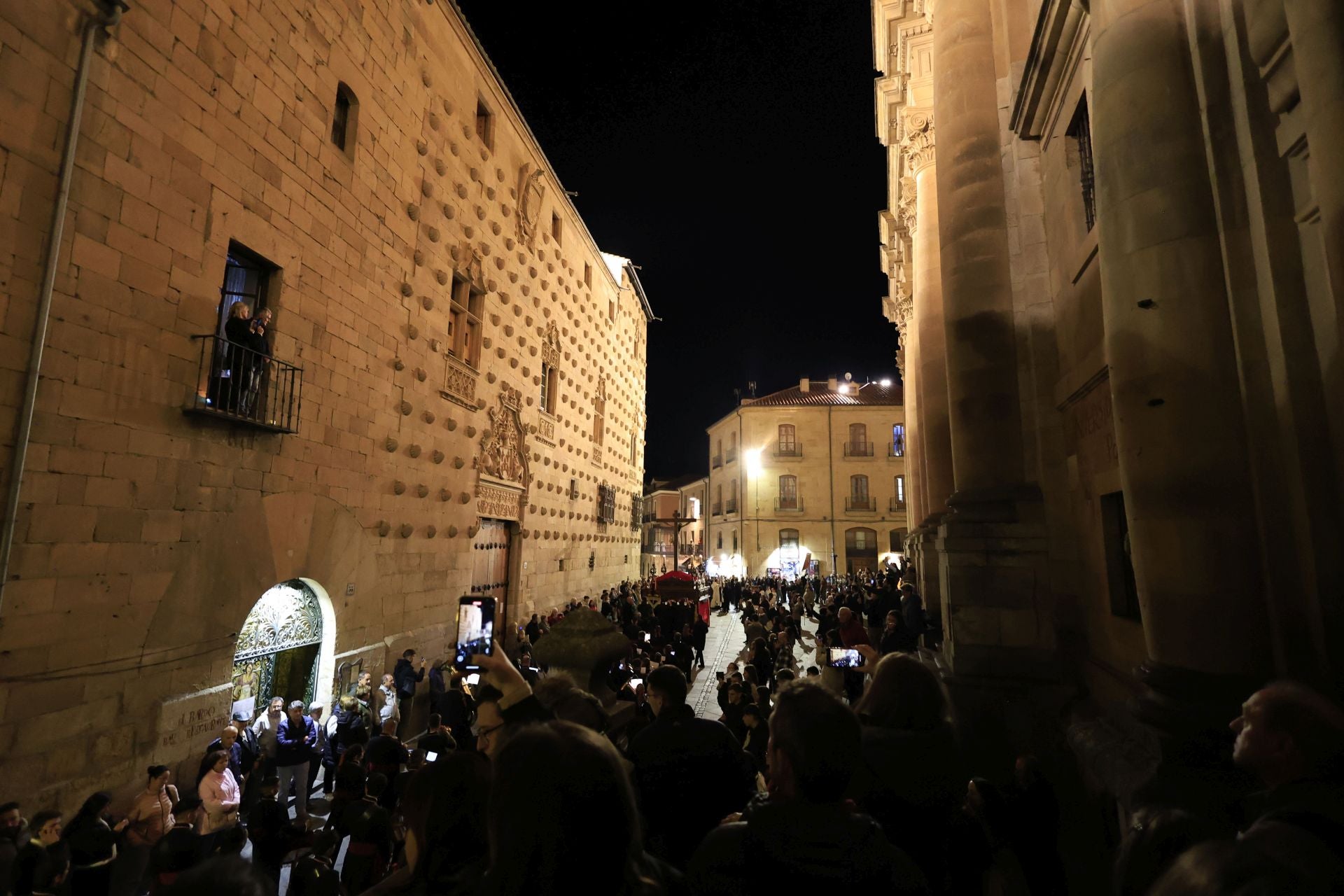 Salamanca vive una madrugada de Jueves Santo a finales de octubre