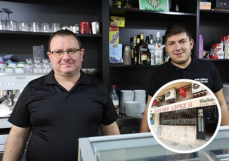 Roberto Asunción junto a su hijo David en el bar López II.