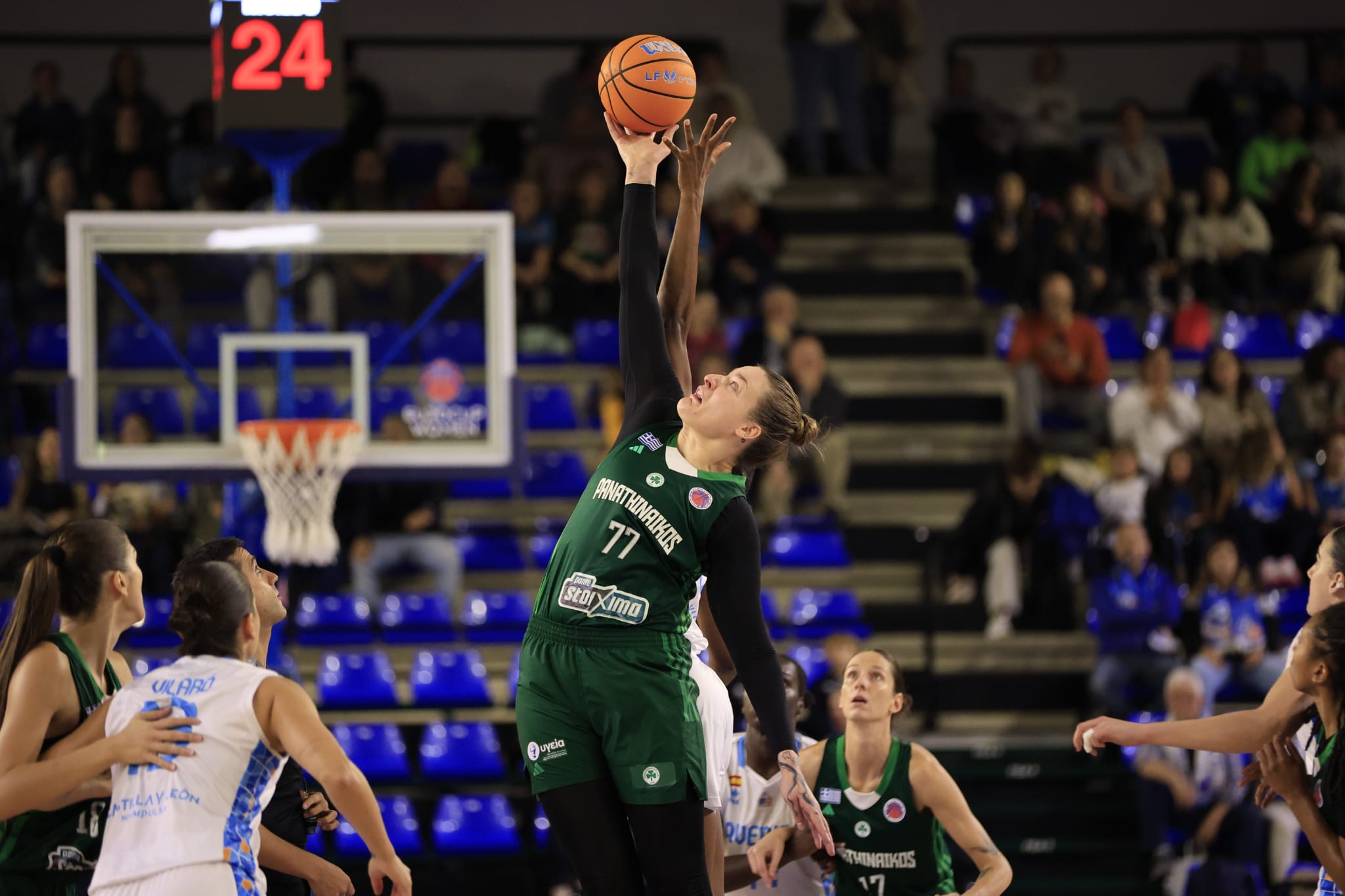 El partido entre Avenida y el Panathinaikos, en imágenes