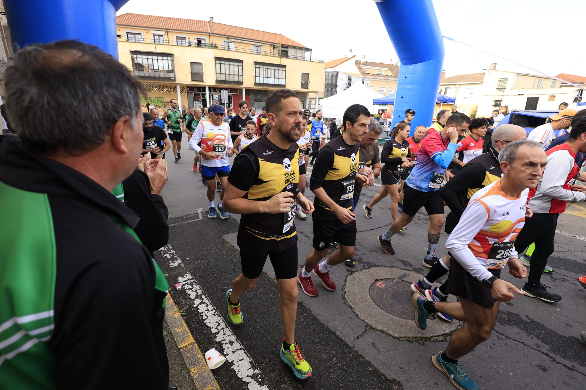 Isaac Hernández y Verónica Sánchez, vencedores de la primera jornada de la Liga de Cross Cabrerizos