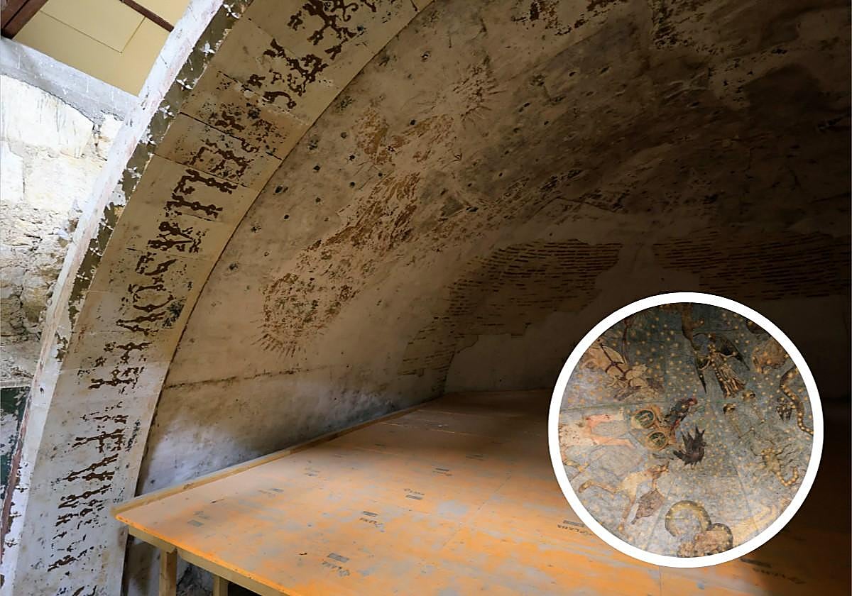 Bóveda astrológica original; en el círculo, exposición del Cielo de Salamanca en el Patio de Escuelas Menores