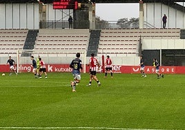 Imagen del partido entre el Athletic Club B y Unionistas el pasado sábado.