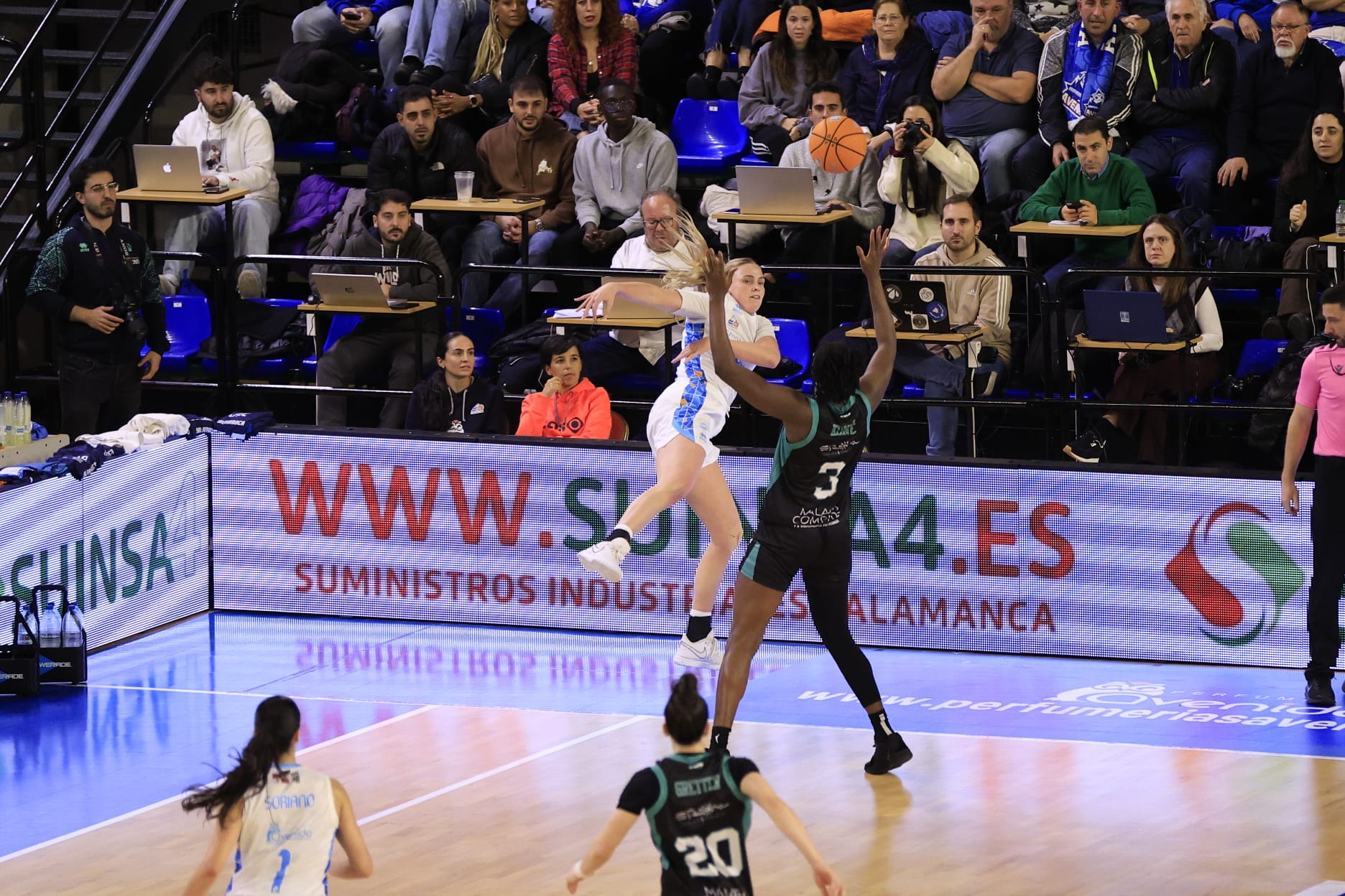 El Avenida-Estepona, en imágenes