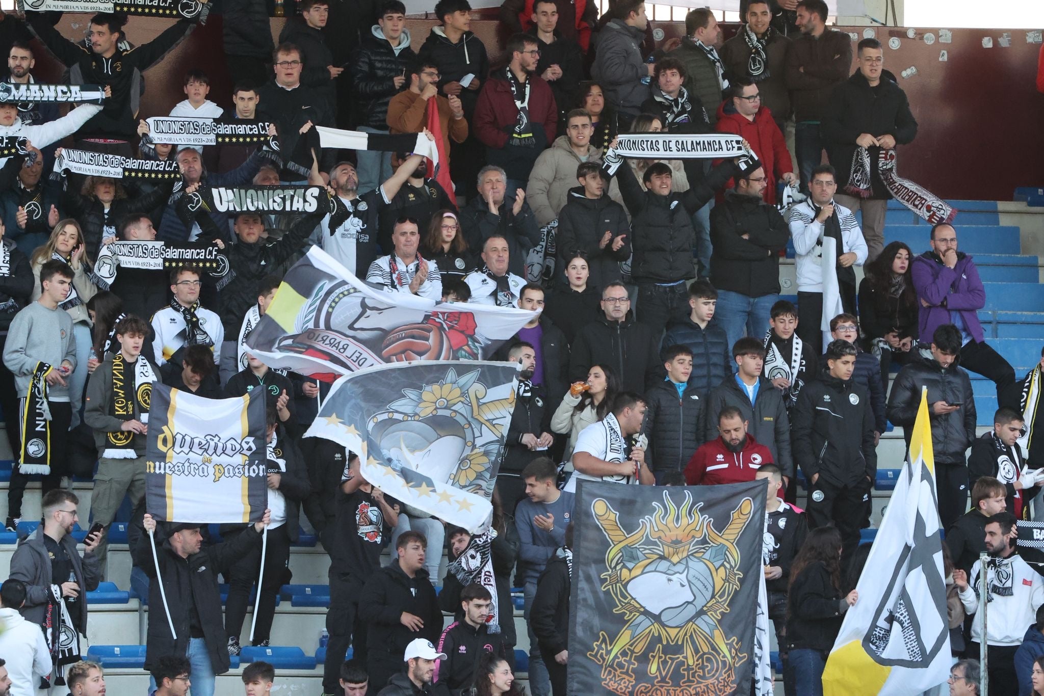 El partido entre Unionistas y Pontevedra, en imágenes