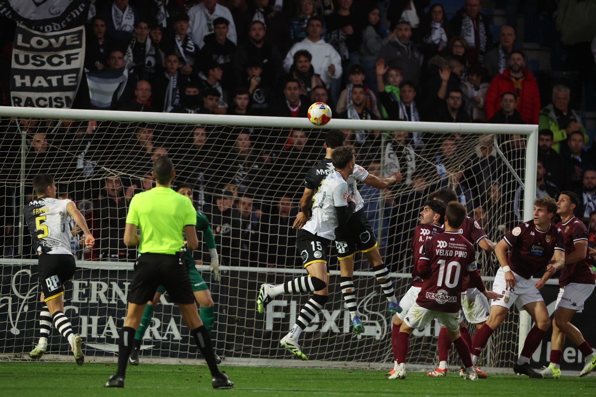 El partido entre Unionistas y Pontevedra, en imágenes