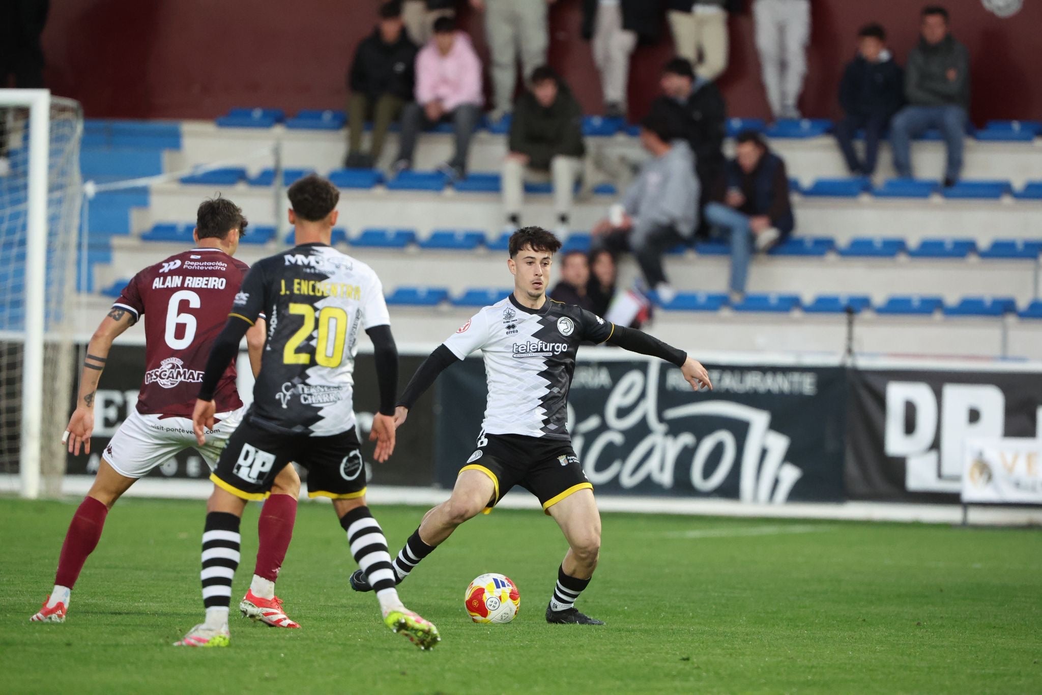 El partido entre Unionistas y Pontevedra, en imágenes