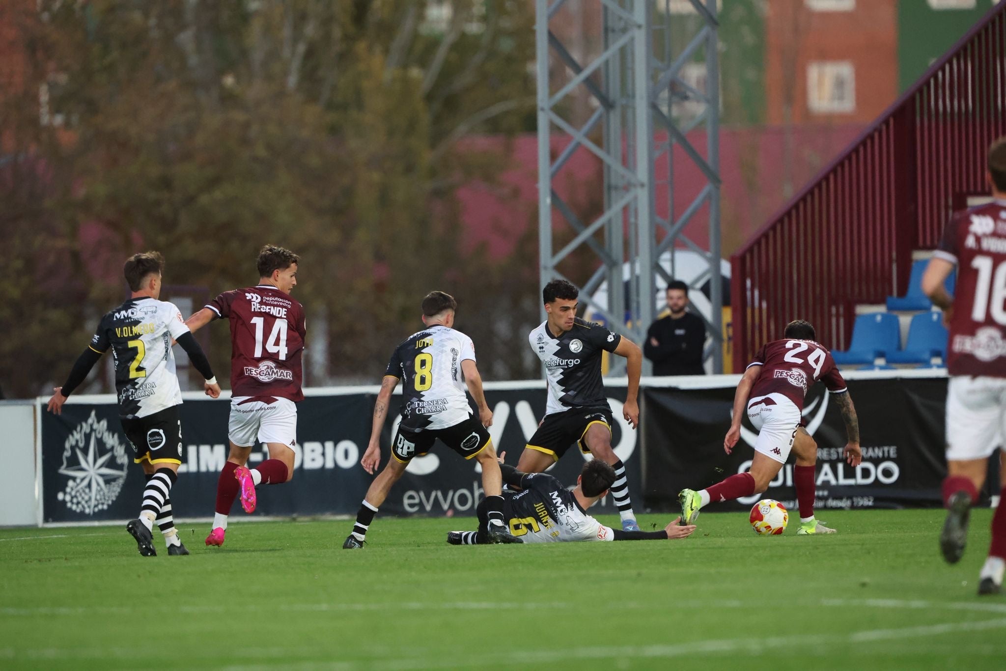 El partido entre Unionistas y Pontevedra, en imágenes