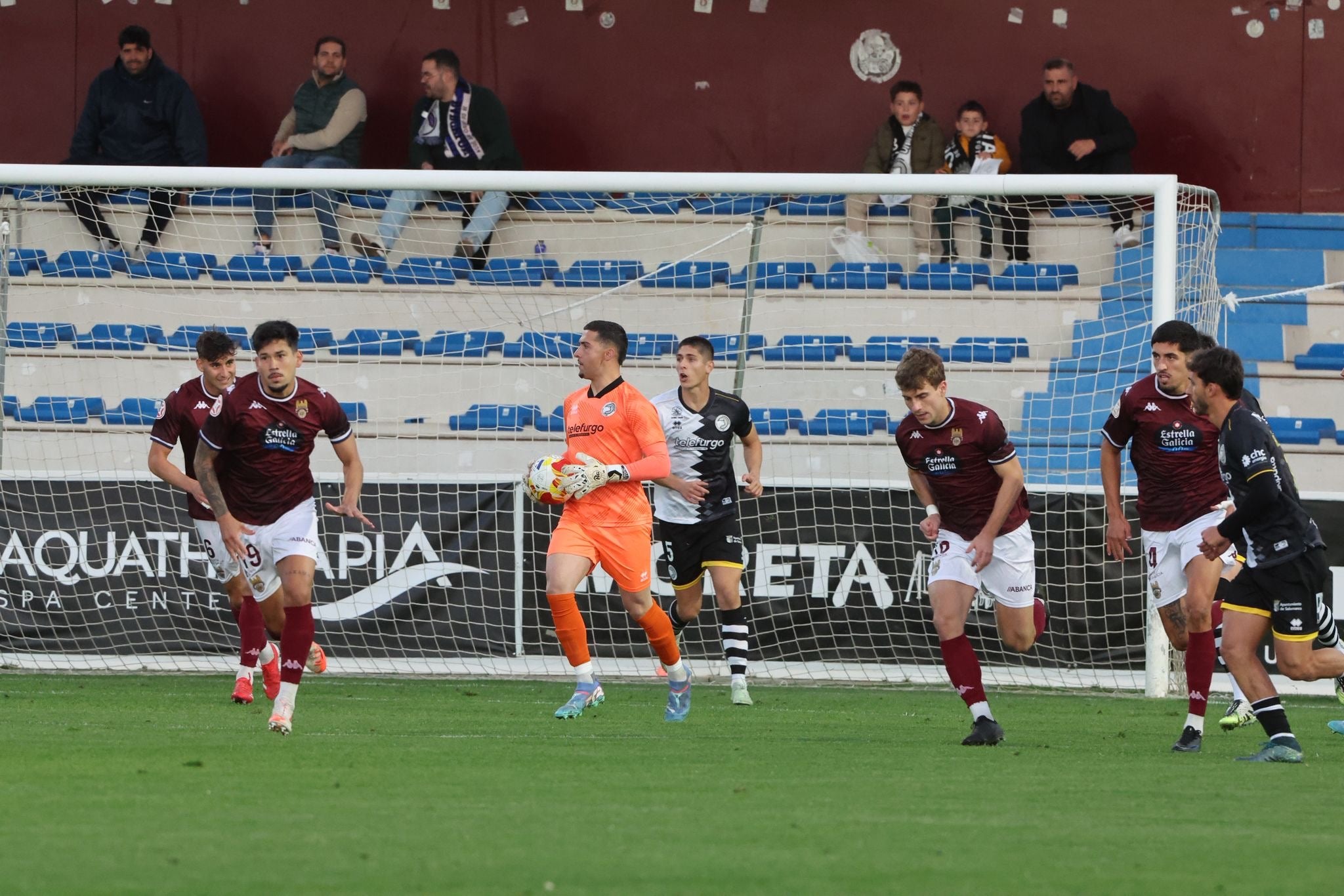 El partido entre Unionistas y Pontevedra, en imágenes