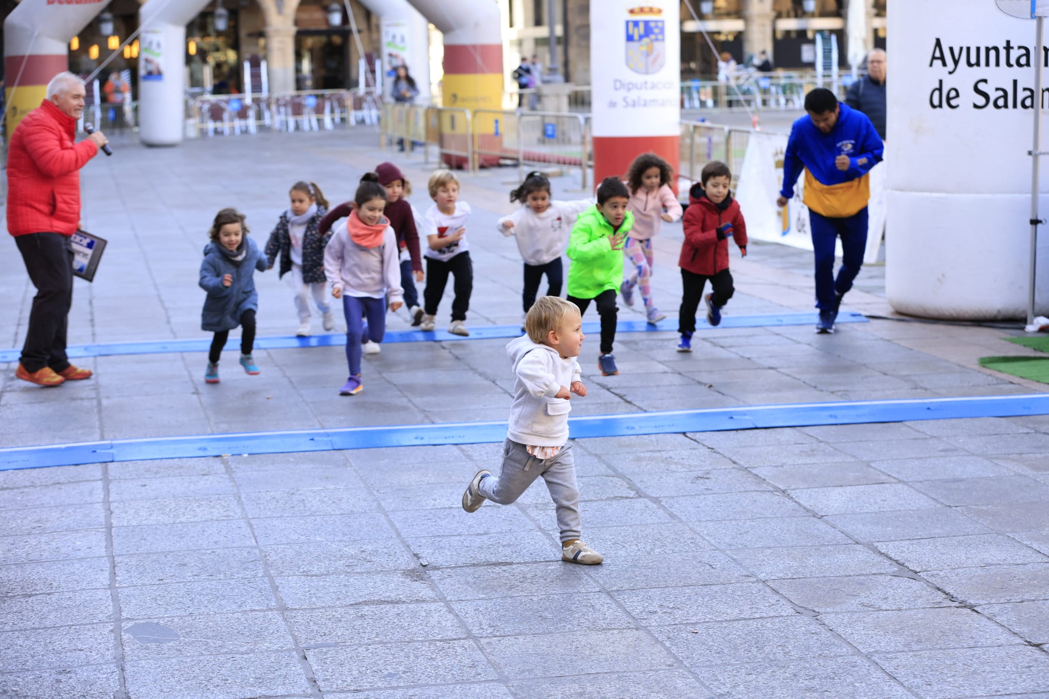 La VIII Carrera y Marcha contra la Violencia de Género de Salamanca, en imágenes