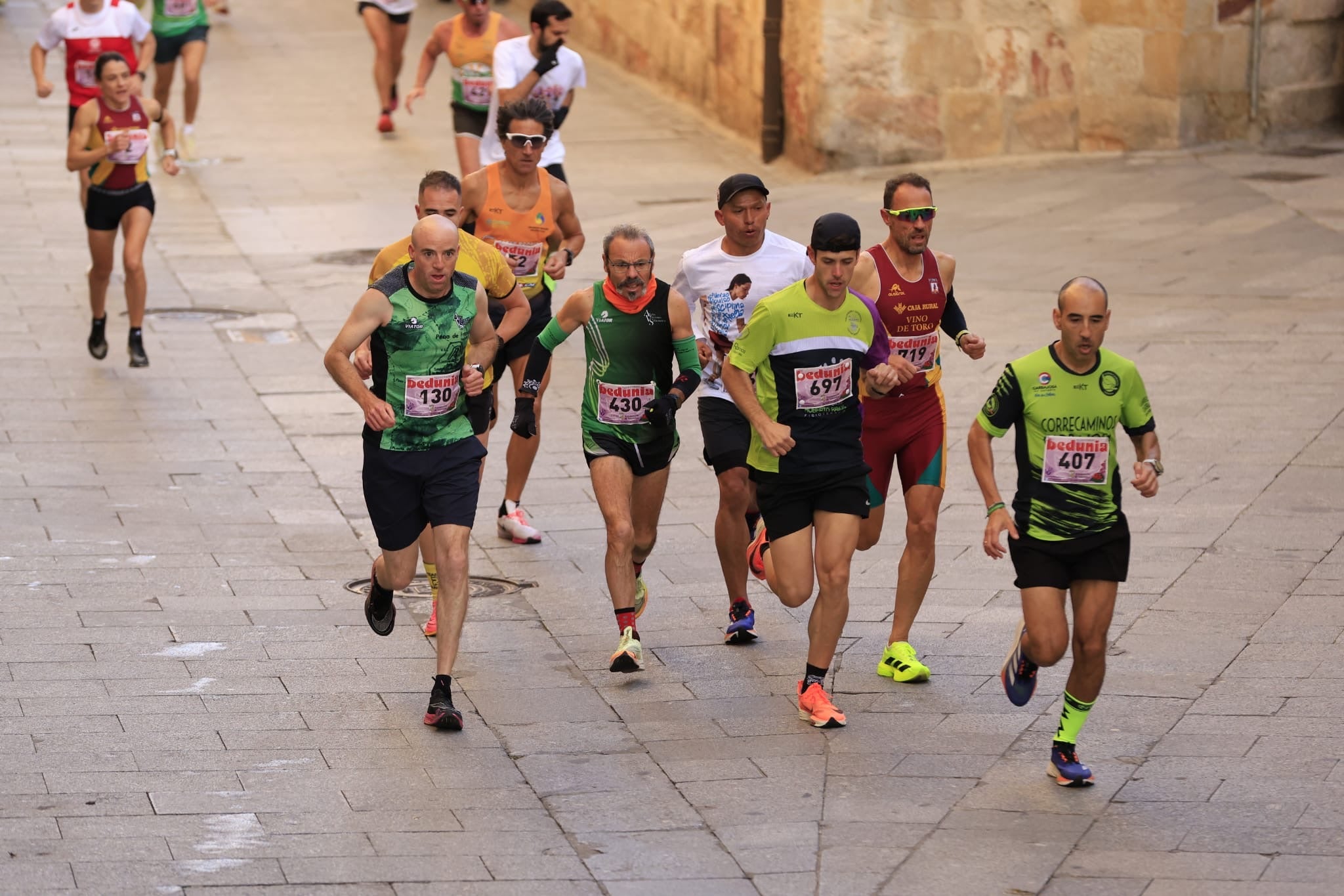 La VIII Carrera y Marcha contra la Violencia de Género de Salamanca, en imágenes