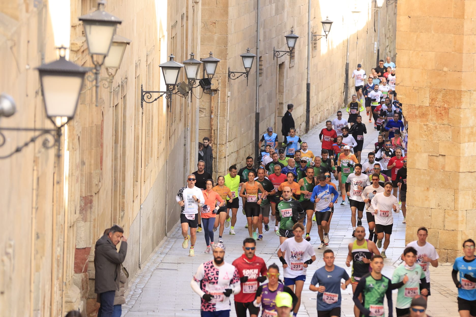 La VIII Carrera y Marcha contra la Violencia de Género de Salamanca, en imágenes
