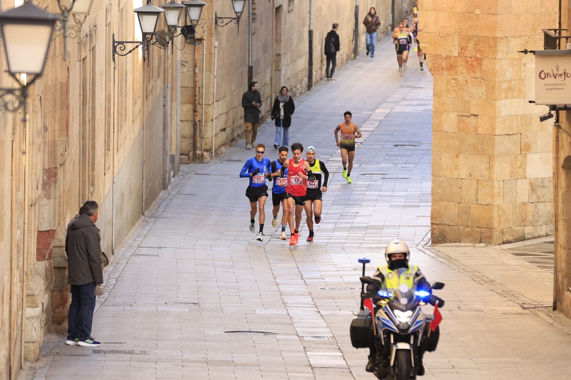 La VIII Carrera y Marcha contra la Violencia de Género de Salamanca, en imágenes